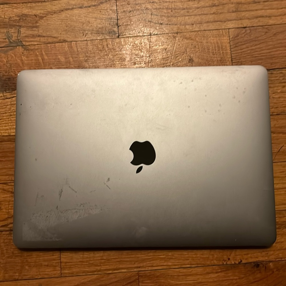 Apple MacBook Pro - Picture 1 of 5